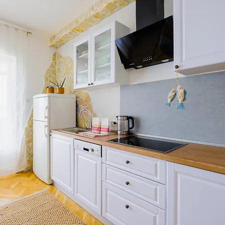 In Azur Πανσιόν 4*