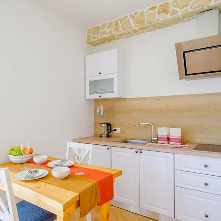 In Azur Novi Vinodolski