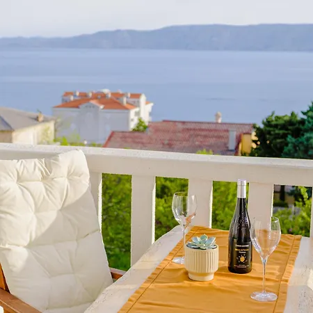 In Azur Novi Vinodolski