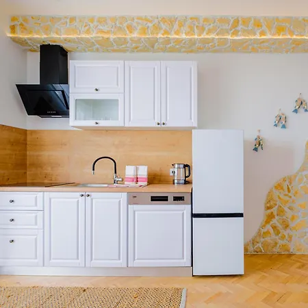 In Azur Πανσιόν