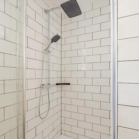 Πανσιόν In Azur