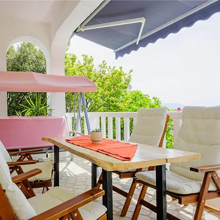 In Azur Novi Vinodolski