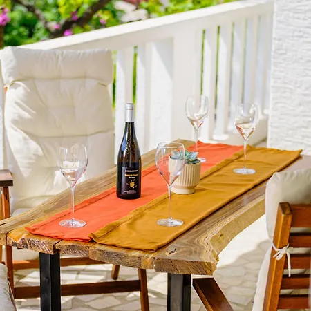 In Azur Novi Vinodolski