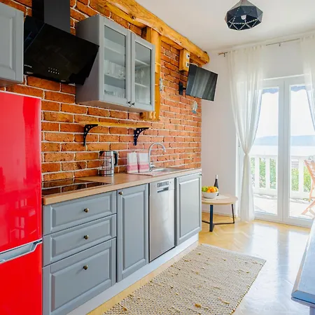 In Azur Novi Vinodolski