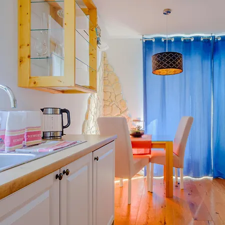 In Azur Πανσιόν